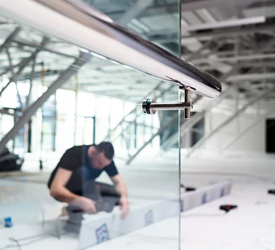 Tampa, FL highly skilled glass repair technicians