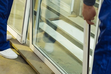 Commercial Glass Repair Technician in Tampa, FL