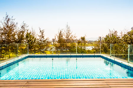 Cost of Glass Pool Fence Repair in Tampa, FL